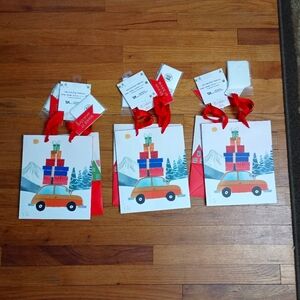 NEW, Lot of 6 Holiday Christmas Gift Bags with Cards & Tissue Paper